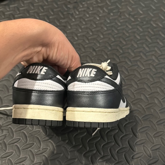 Nike dunk Black and White Sneakers - Picture 2 of 9